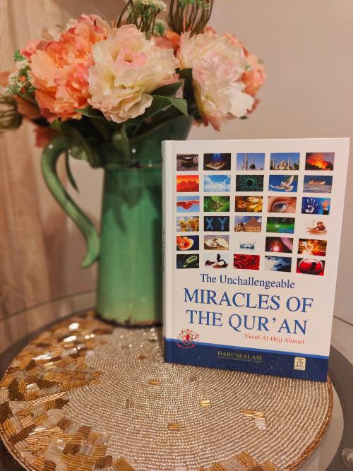 The Unchallengeable Miracles of the Qur'an (Hardback, Full Colour Edition)